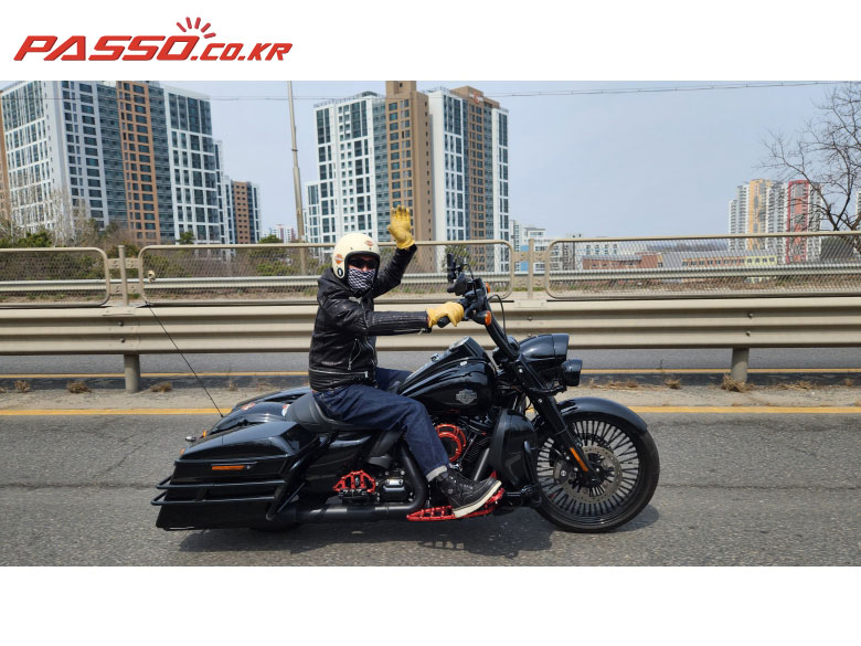 Harley-Davidson 로드킹 스페셜