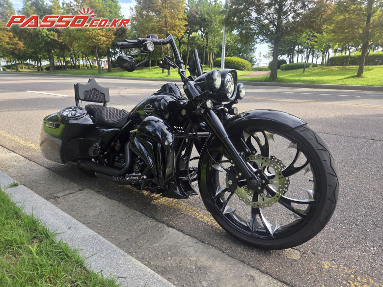 Harley-Davidson 로드킹 스페셜