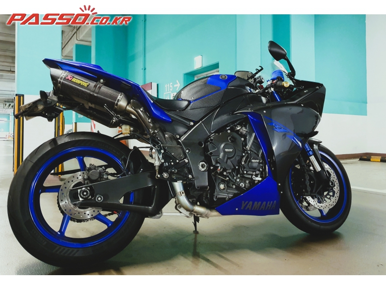Yamaha YZF R1