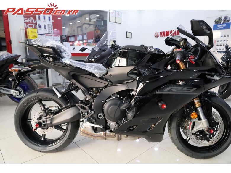 Yamaha YZF R9