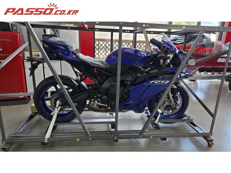 Yamaha YZF R9