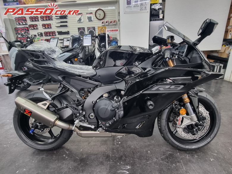 Yamaha YZF R9