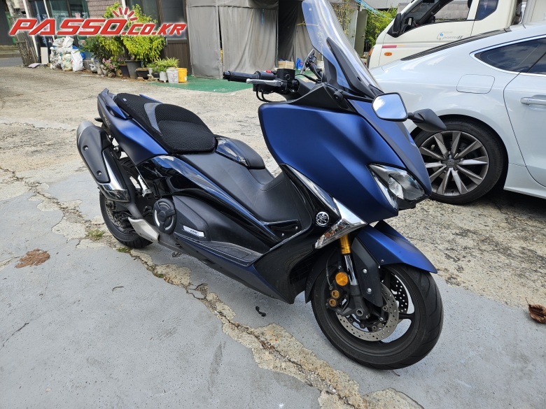 Yamaha 티맥스 DX