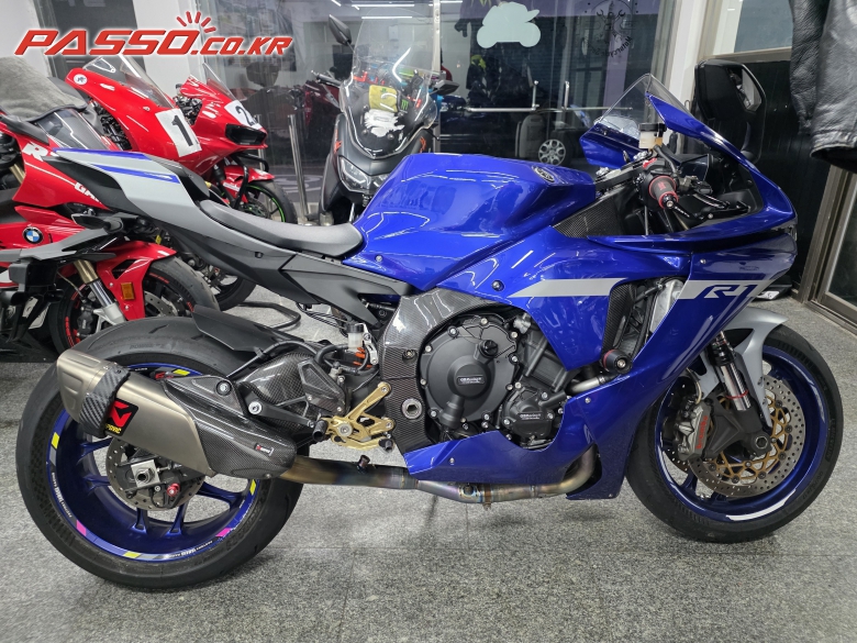 Yamaha YZF R1
