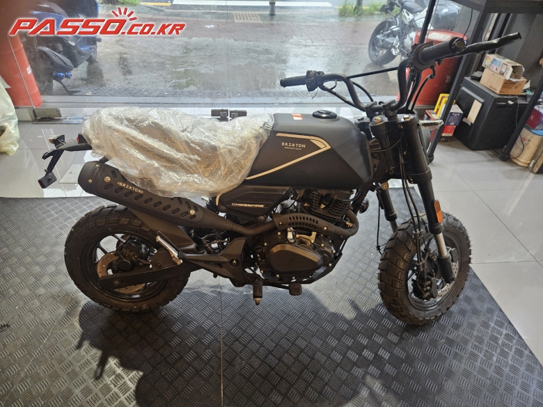 Brixton Crossfire 125 XS
