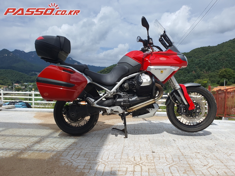 Moto Guzzi Stelvio 1200 4V