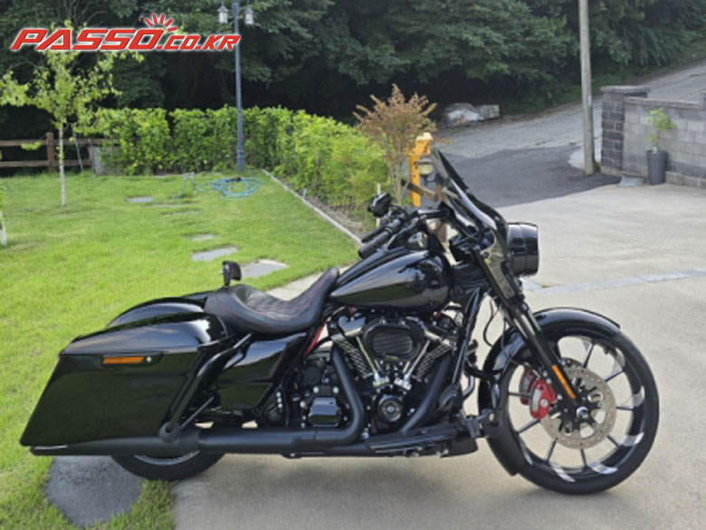 Harley-Davidson 로드킹 스페셜