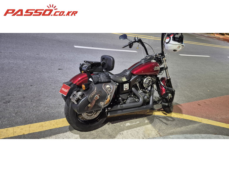 Harley-Davidson 다이나 스트릿밥