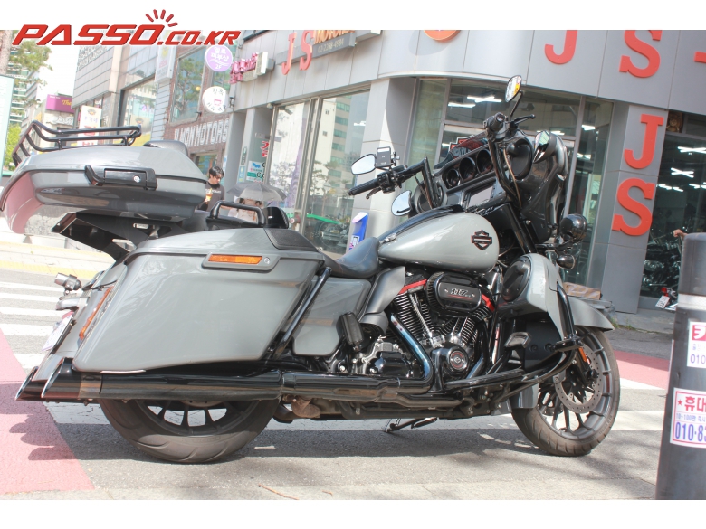 Harley-Davidson CVO 스트리트 글라이드
