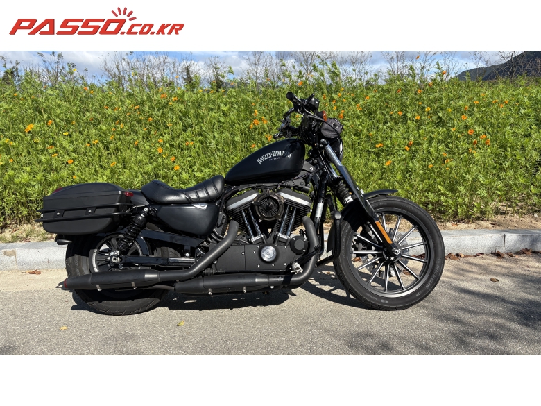 Harley-Davidson 883