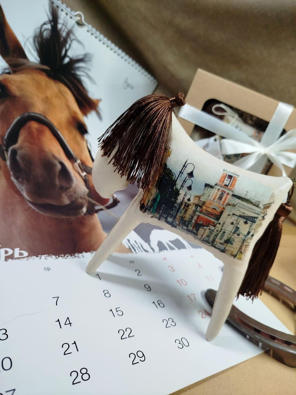 Лошадка "Улочки Московские" — авторская работа, вдохновлённая архитектурой Москвы