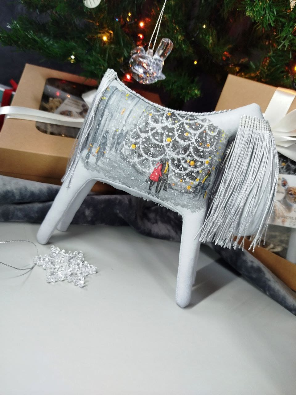 Авторская лошадка "Зимняя сказка с гривой" ручной работы, символ удачи и грации