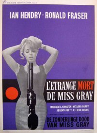 Девушка в газетных заголовках