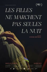 Les filles ne marchent pas seules la nuit