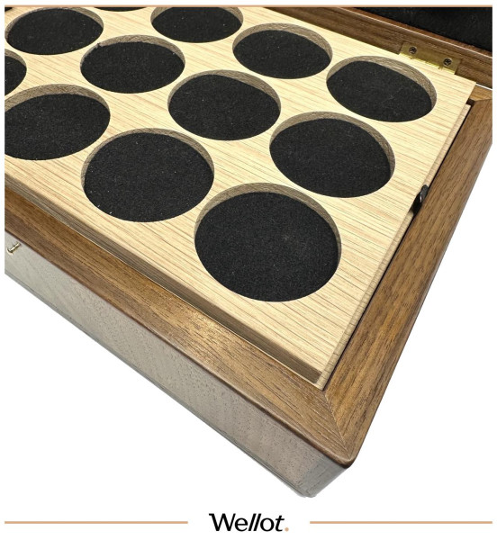 Изображение лота Мюнцкабинет из натурального дерева