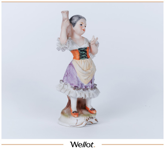 Изображение лота Статуэтка "Женщина с Кувшином" Германия XX век