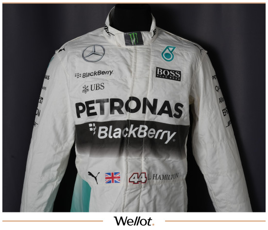 Изображение лота Экипировка Льюиса Хэмилтона и Нико Росберга Mercedes-AMG Petronas 2015