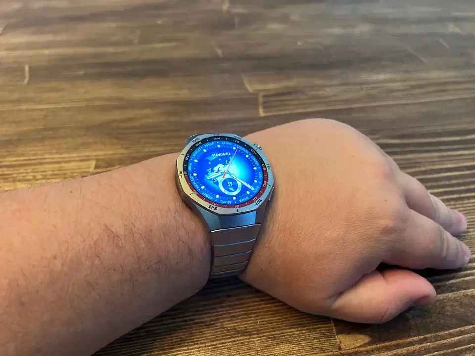 Huawei Watch GT 5 Pro стильный дизайн