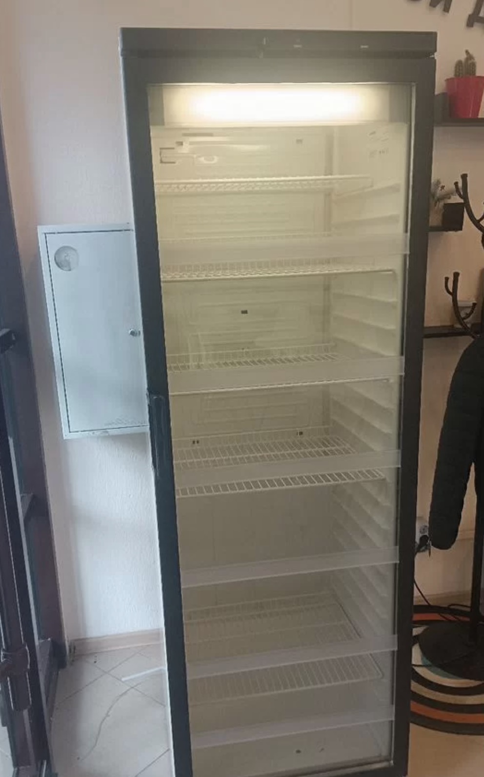 Холодильники для напитком в магазин