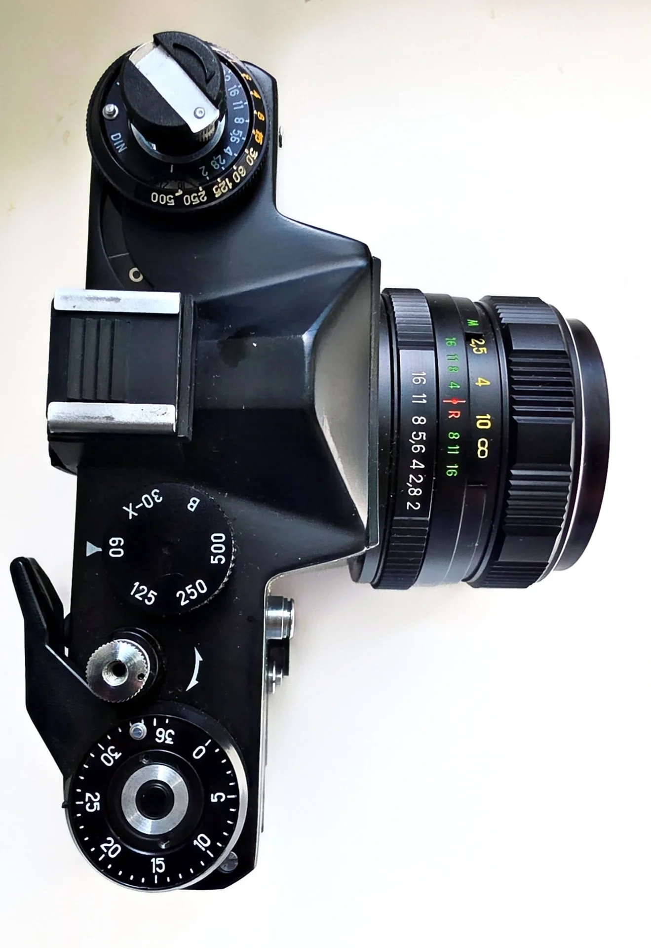 Фотоаппарат Зенит с объективом Helios-44М-4  2/58. - миниатюра 3