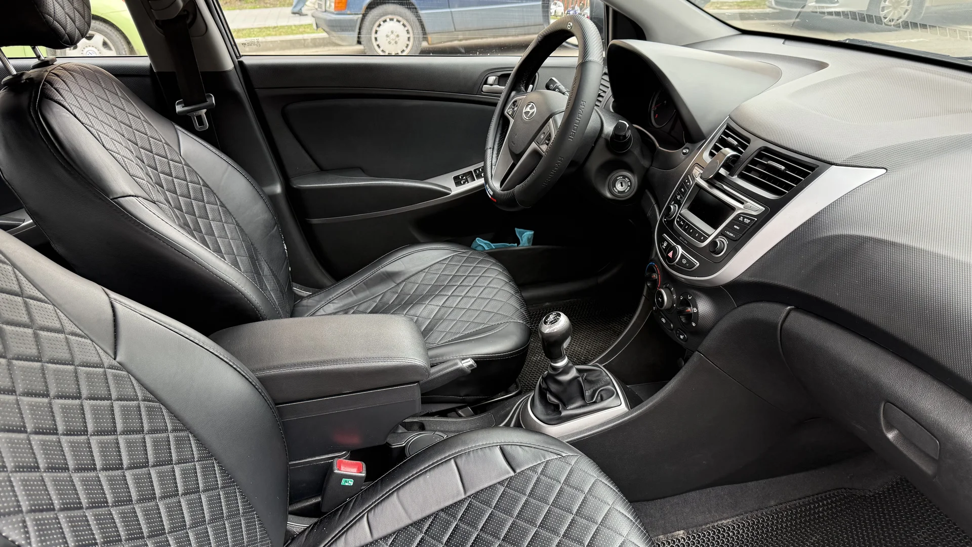 Hyundai Solaris 2014 - миниатюра 13