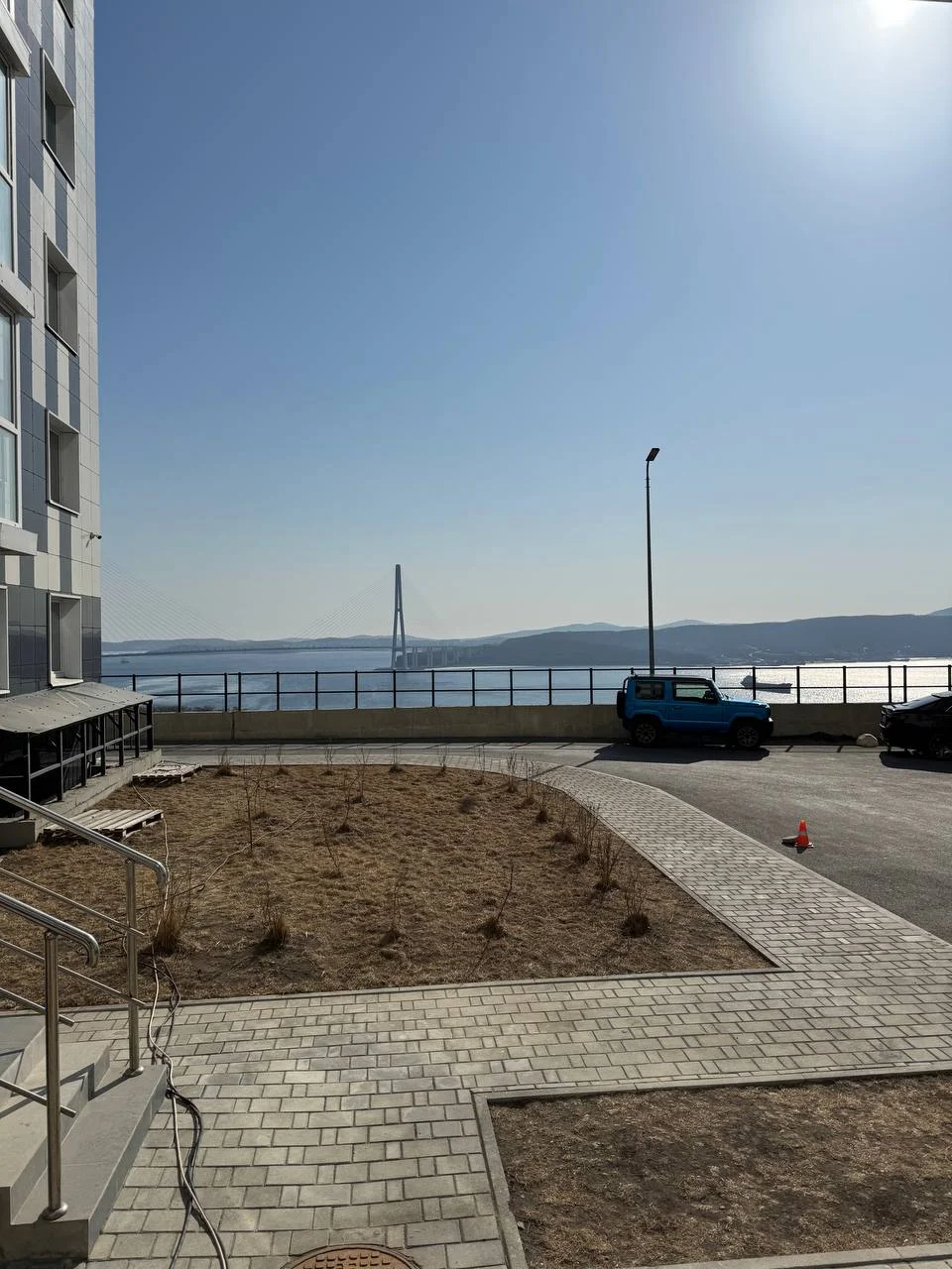 APART SEA💎 Стильная студия с видом на Русский мост - миниатюра 23