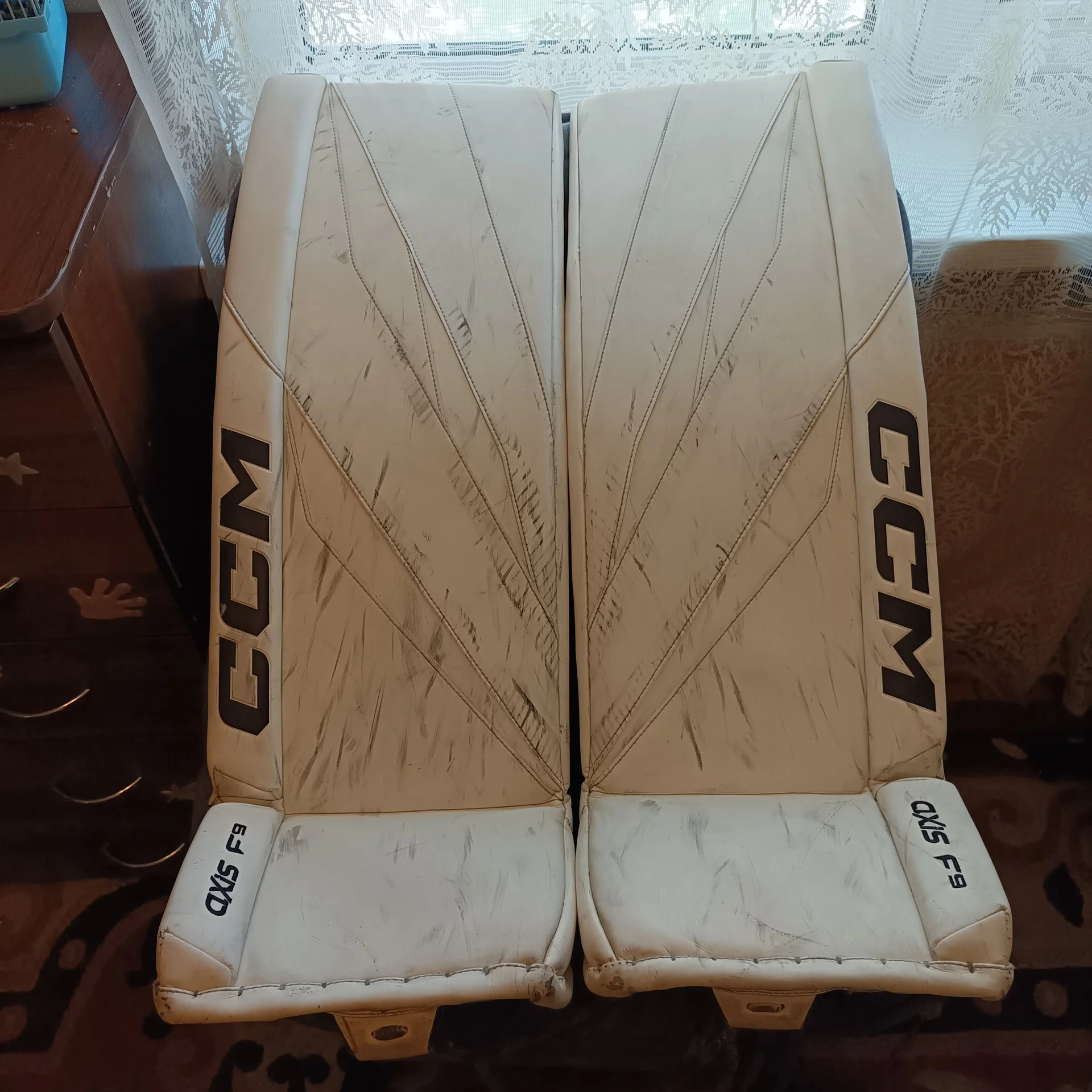 Щитки вратарские хоккейные CCM AXIS F9 34+1 - изображение 1