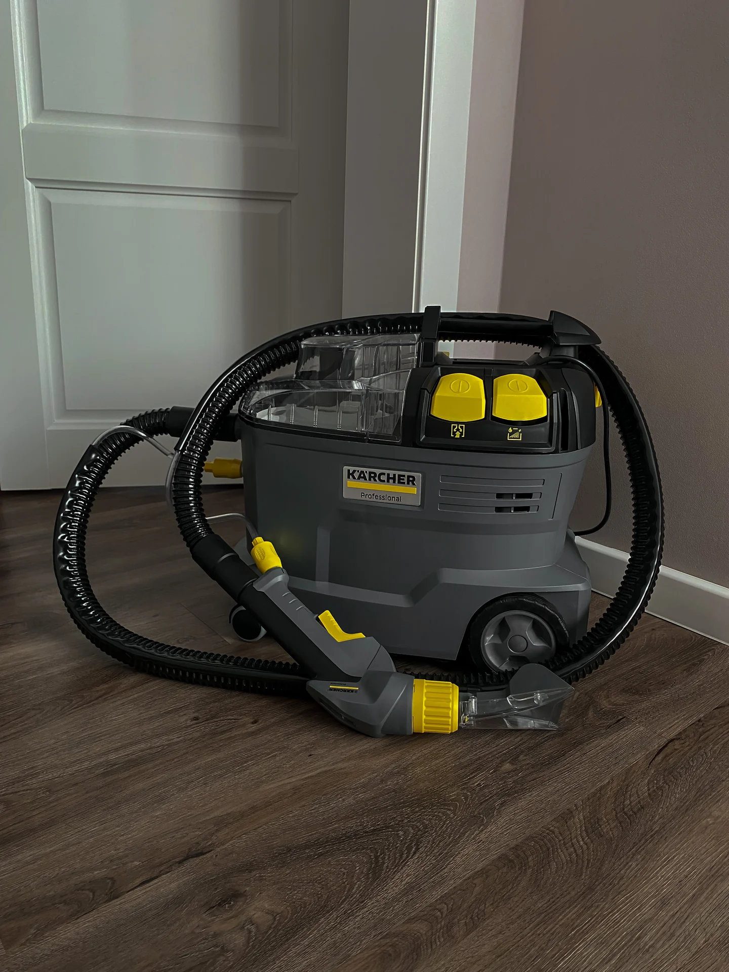 Аренда моющего пылесоса karcher