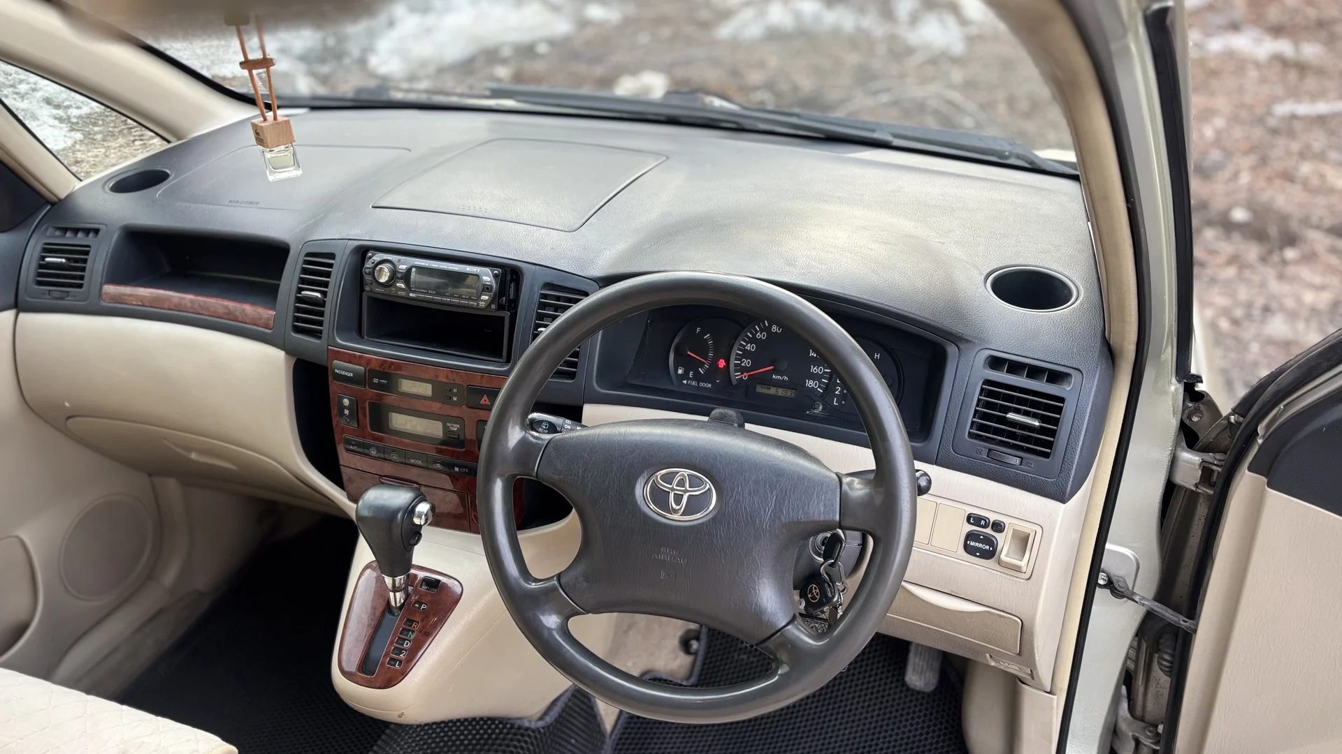 Toyota Corolla spacious - миниатюра 7