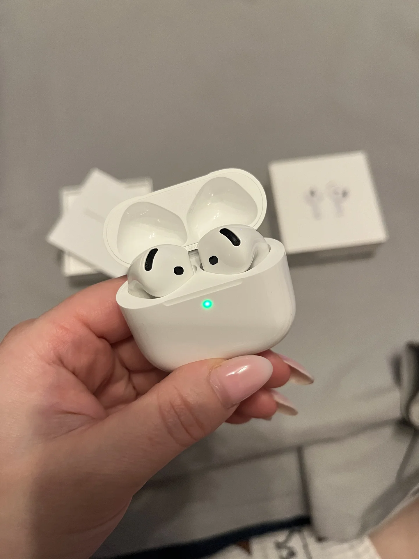 Наушники AirPods 4 - миниатюра 2