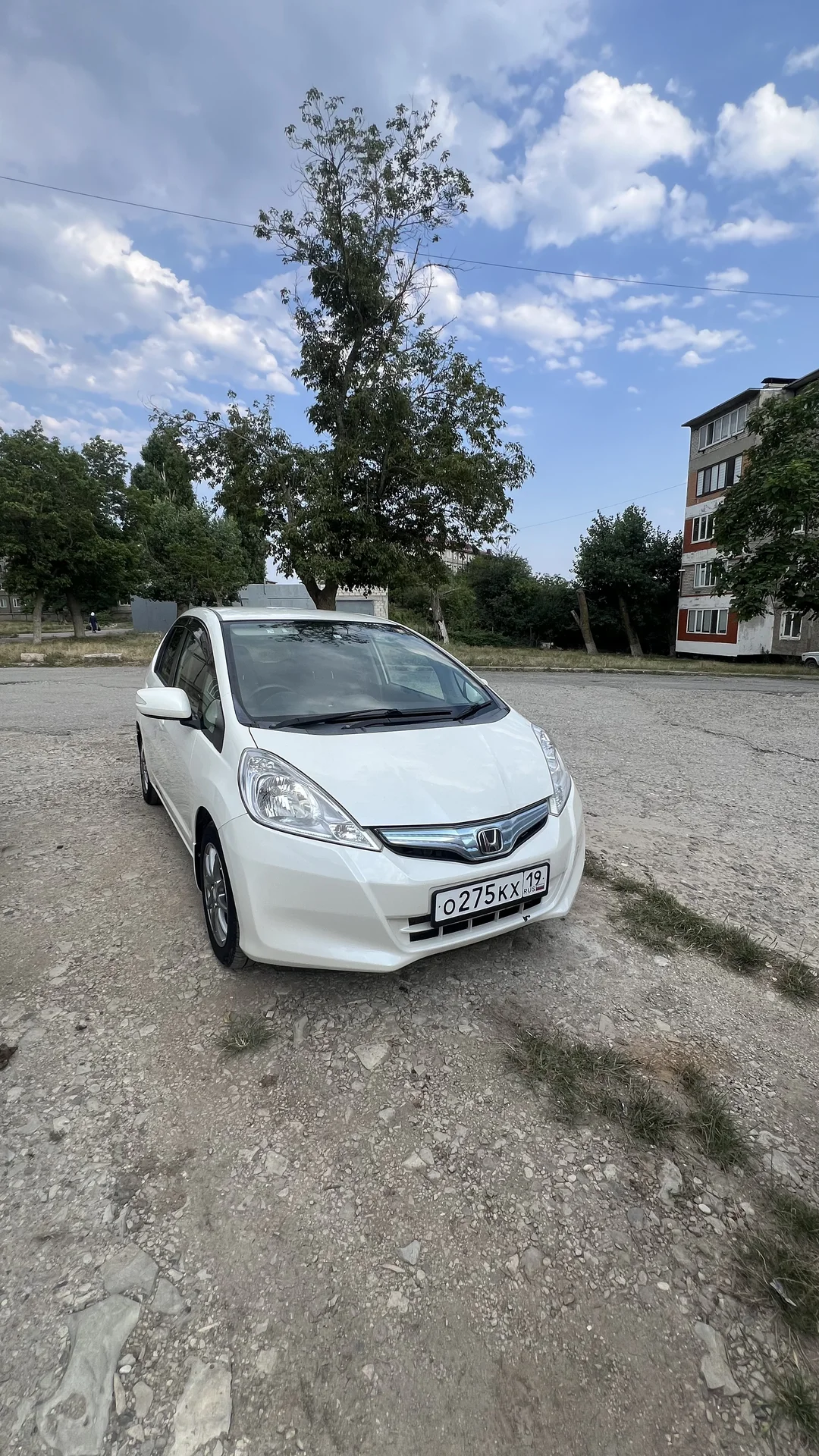 Honda Fit Hybrid - изображение 1