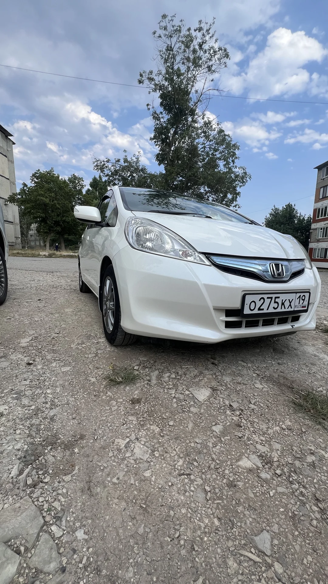 Honda Fit Hybrid - миниатюра 2