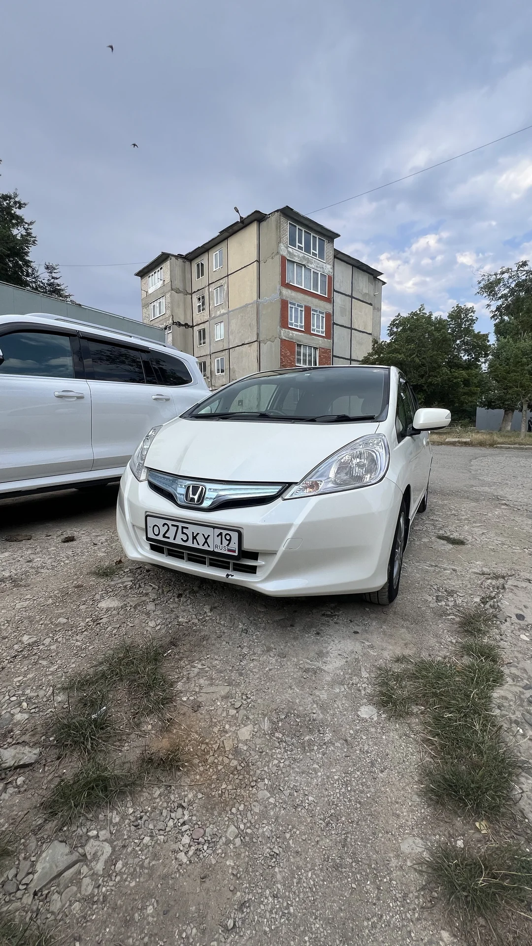 Honda Fit Hybrid - миниатюра 3