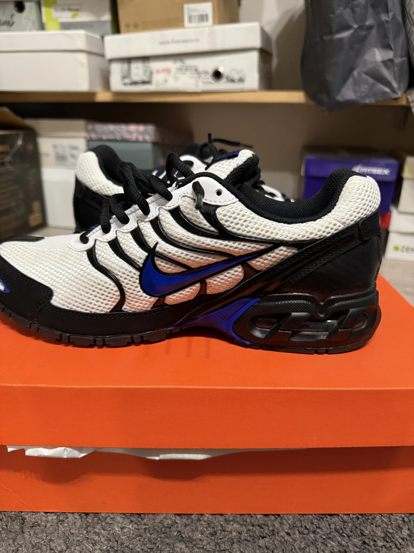 Кроссовки. Nike Tourch 4 - миниатюра 4