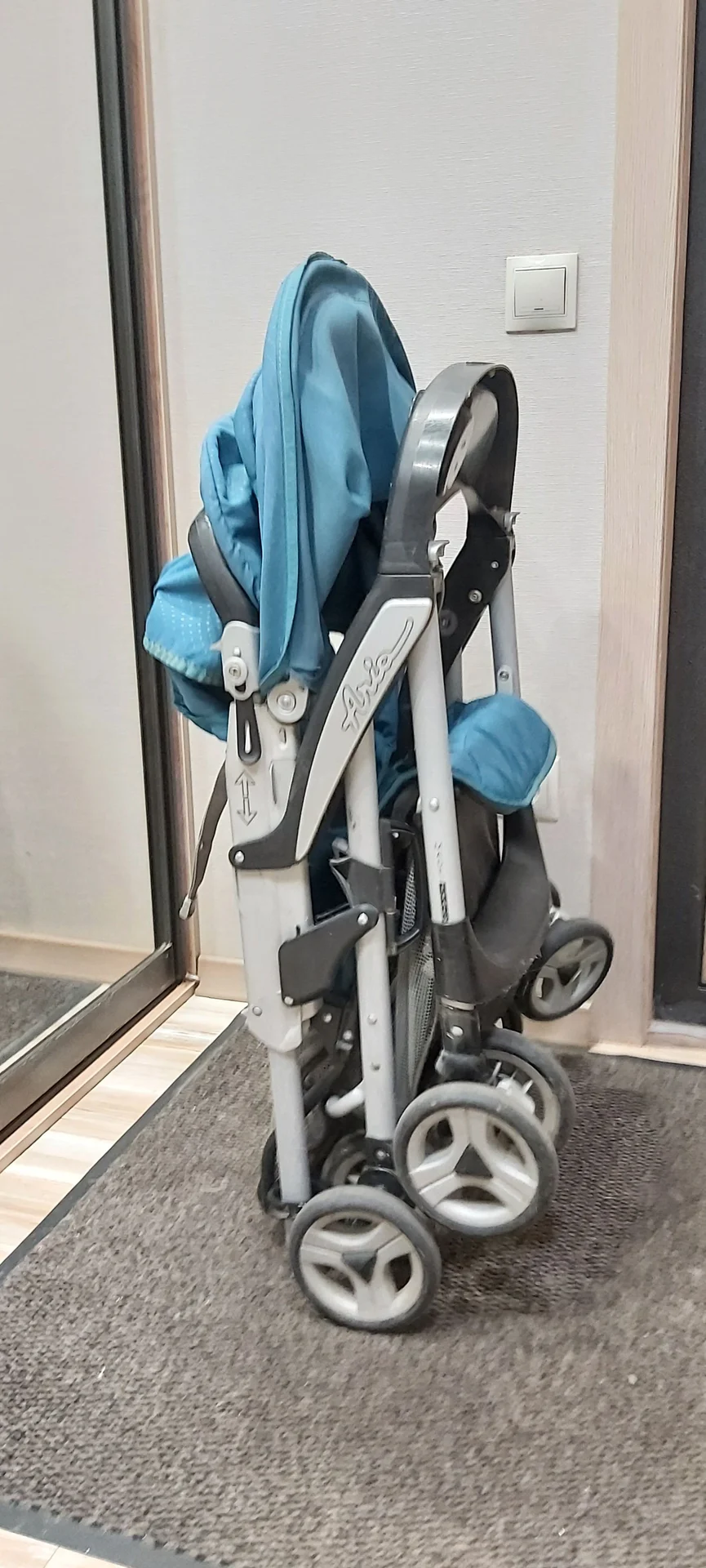 Коляска прогулочная peg perego aria - миниатюра 2