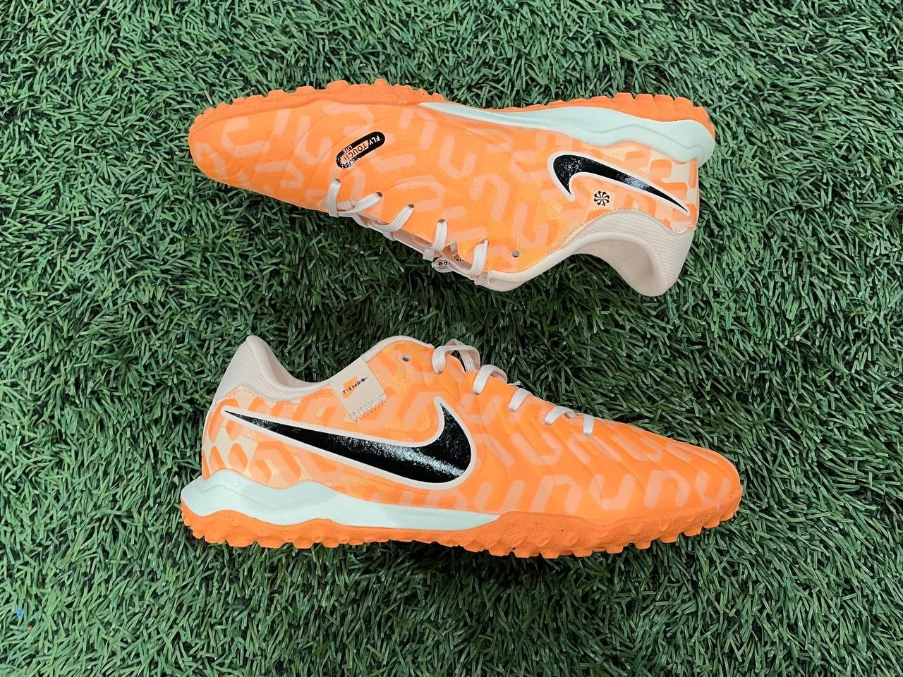Сороконожки Nike Tiempo Legend 10 "United Pack" - миниатюра 2