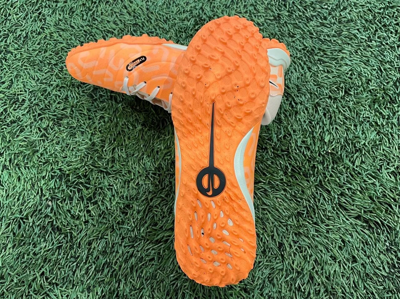 Сороконожки Nike Tiempo Legend 10 "United Pack" - миниатюра 3