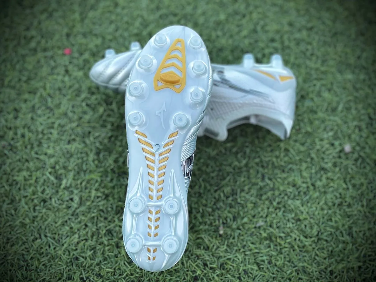 Бутсы Mizuno Morelia Neo IV - миниатюра 3