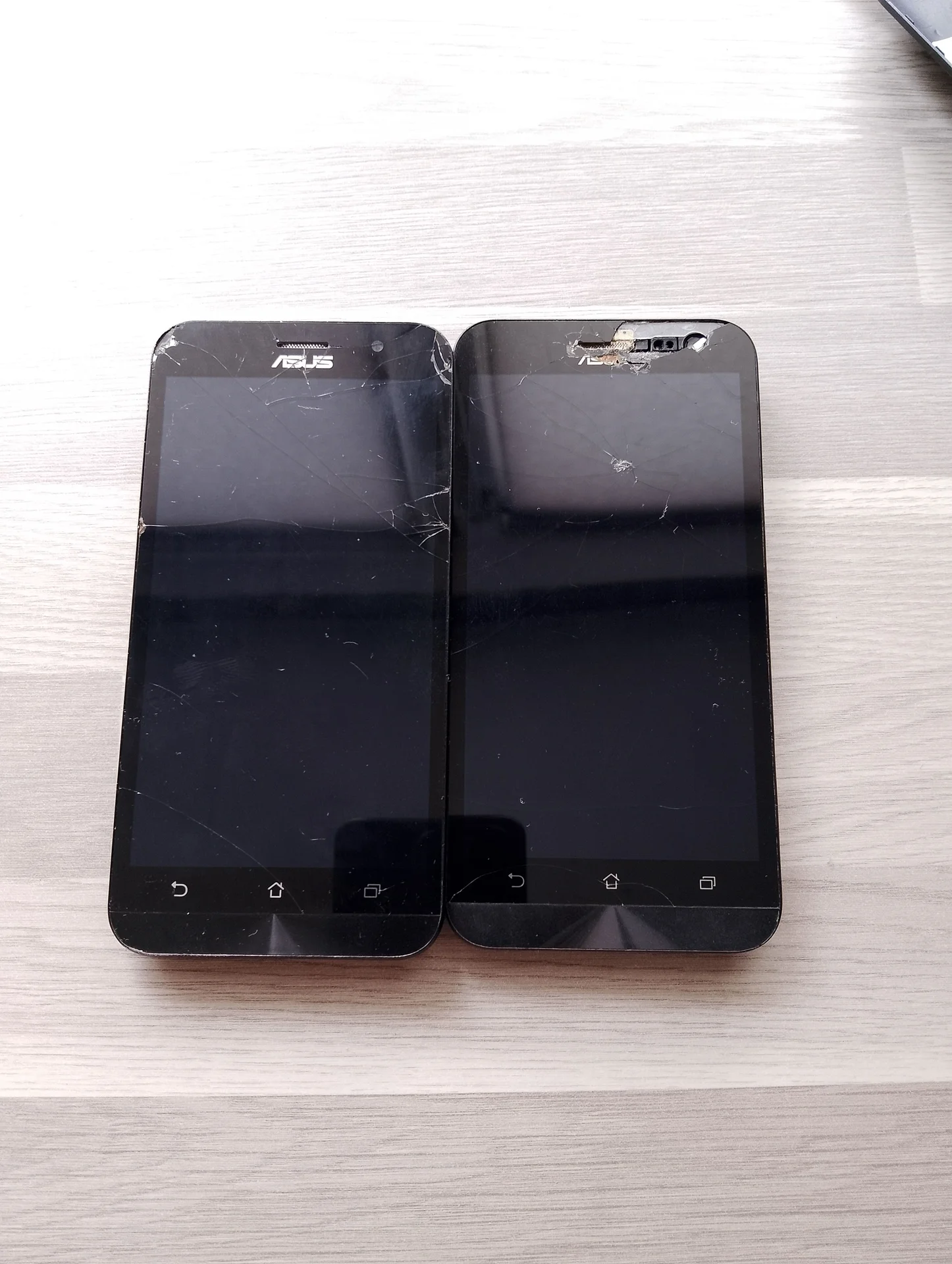 Телефон ASUS ZENFON - миниатюра 2