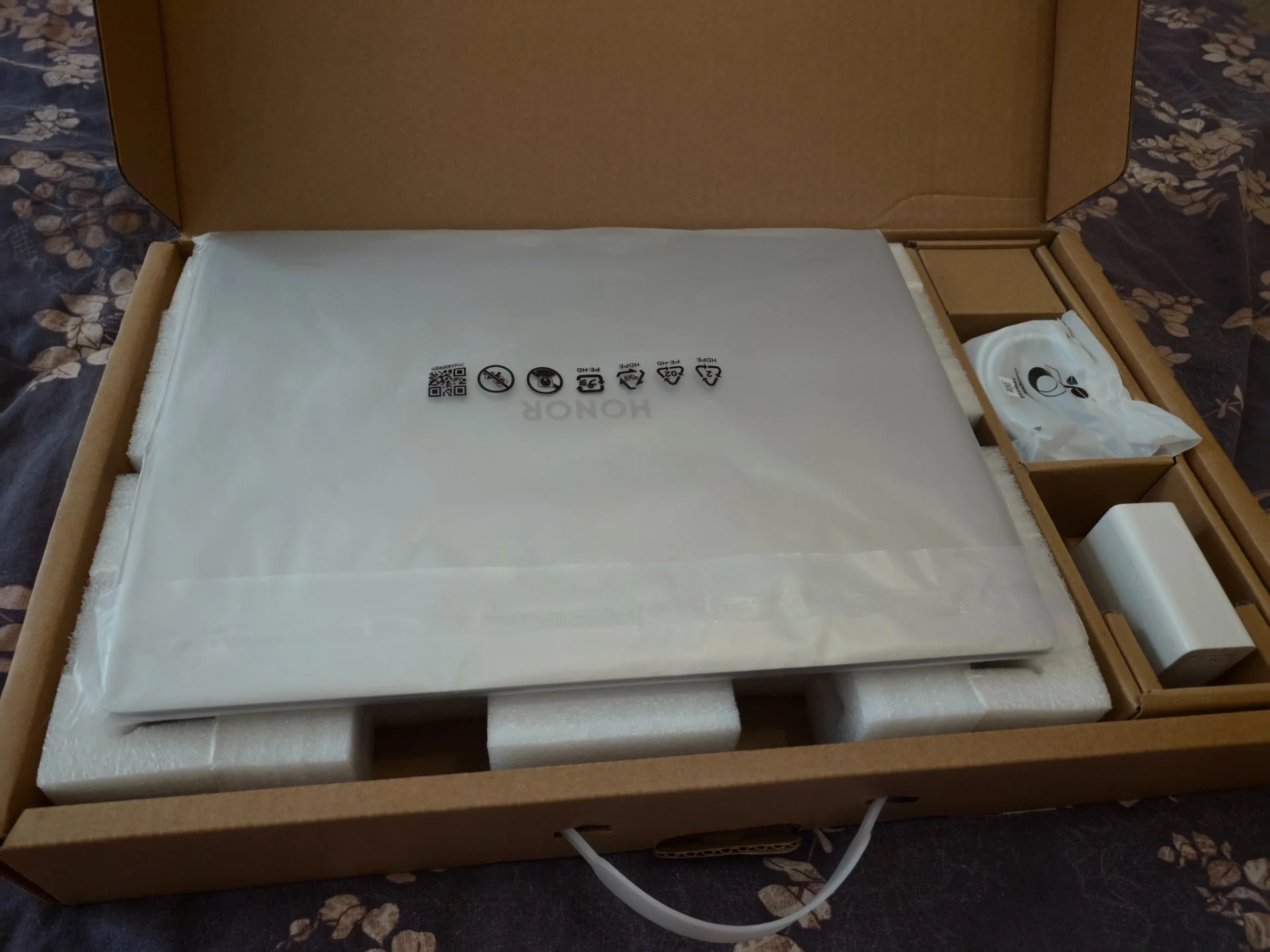 Honor MagicBook Pro 14 i5 ultra 24gb/1tb - миниатюра 6