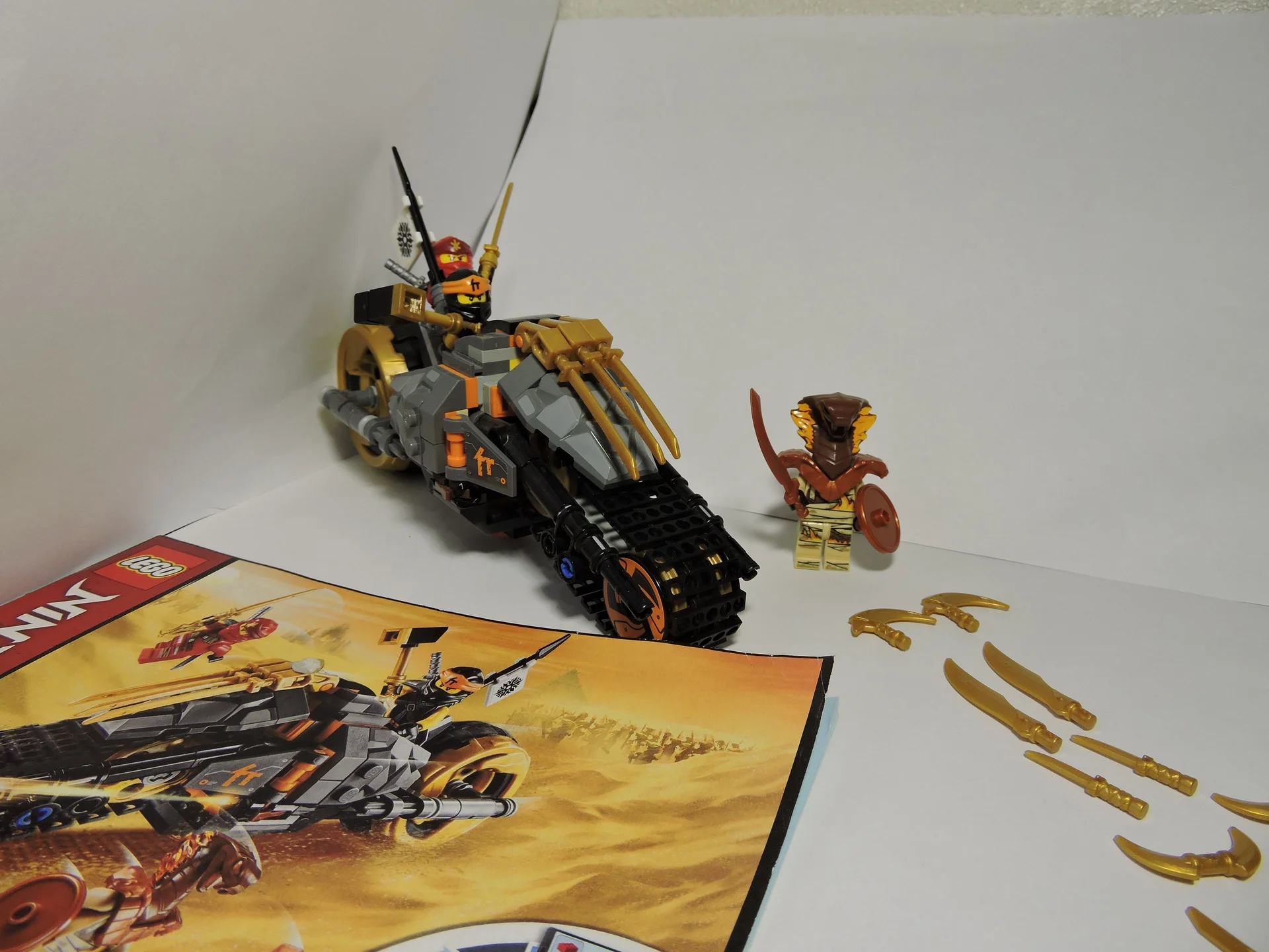 Lego Ninjago 70672 Раллийный мотоцикл Коула - миниатюра 2