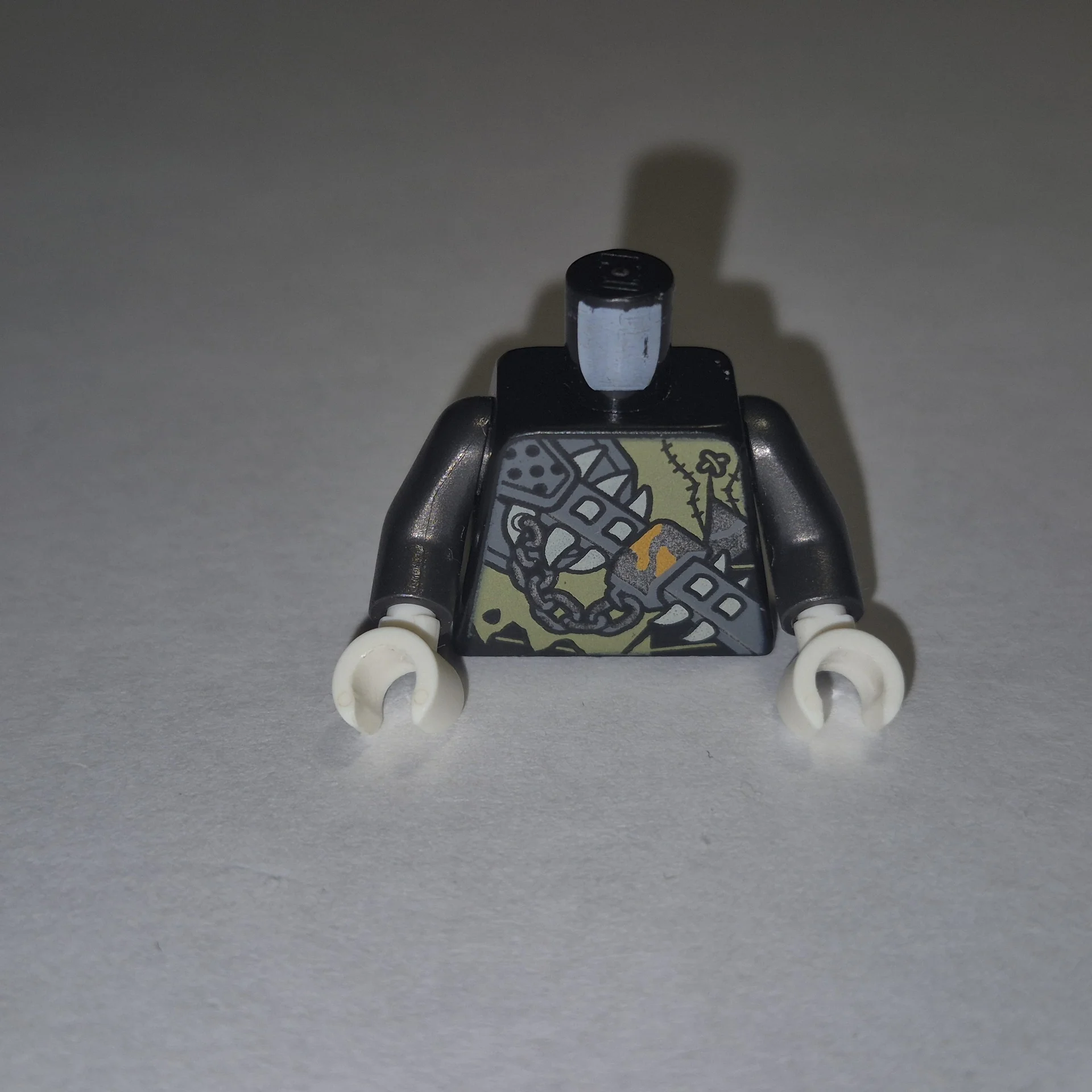 Торс LEGO Ninjago — Маззл (Охотники на драконов)