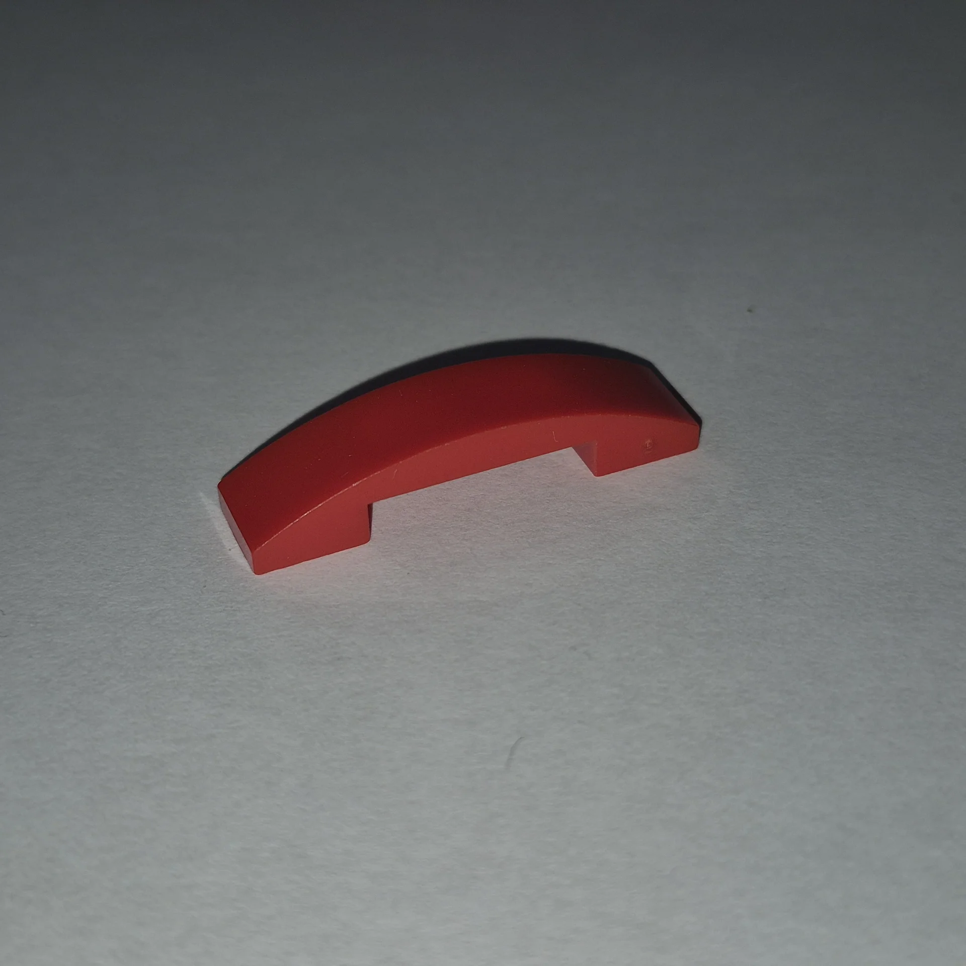 LEGO Slope Curved 1x4 (Красная) - изображение 1
