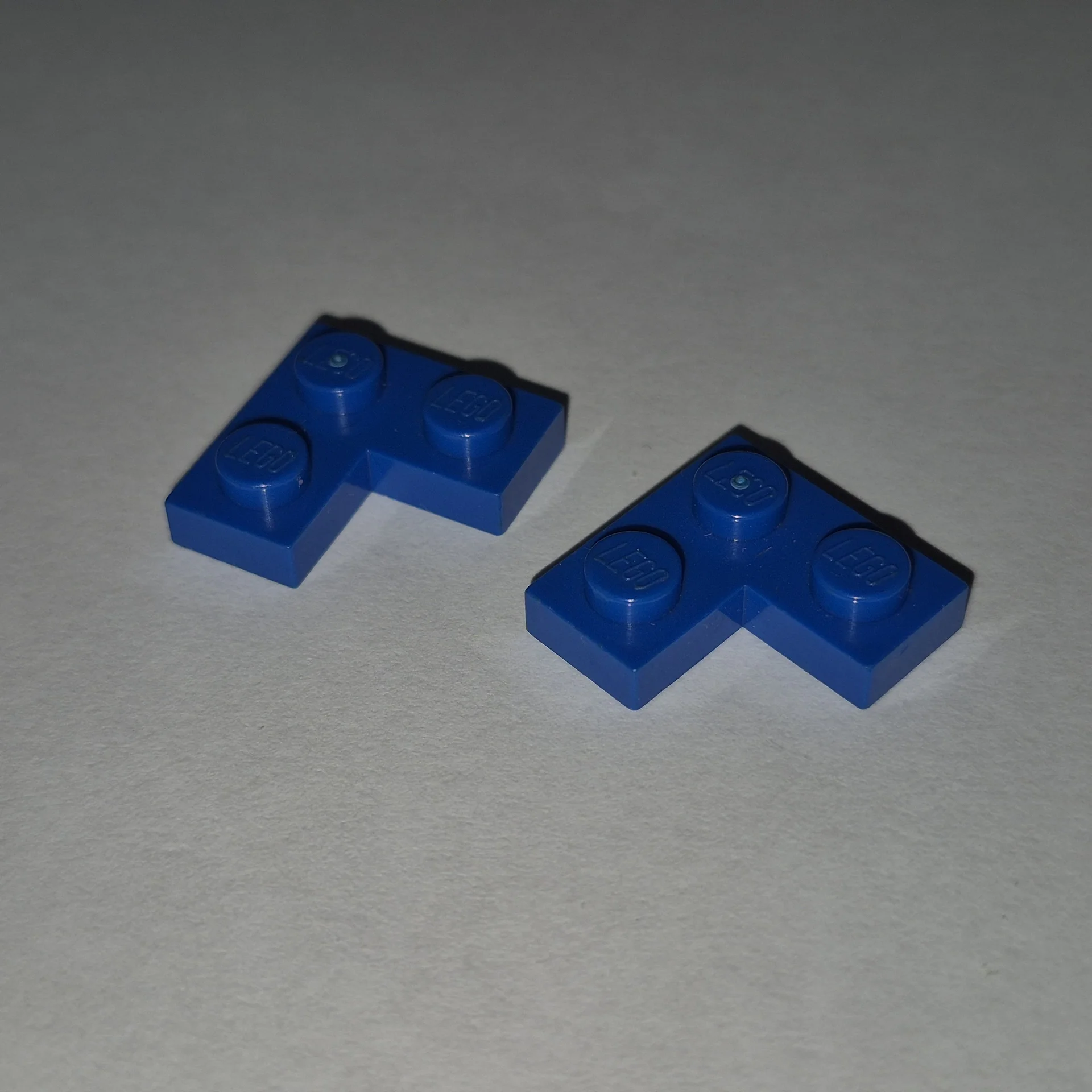 угловые пластины LEGO 2x2 (Арт. 2420), синие - изображение 1