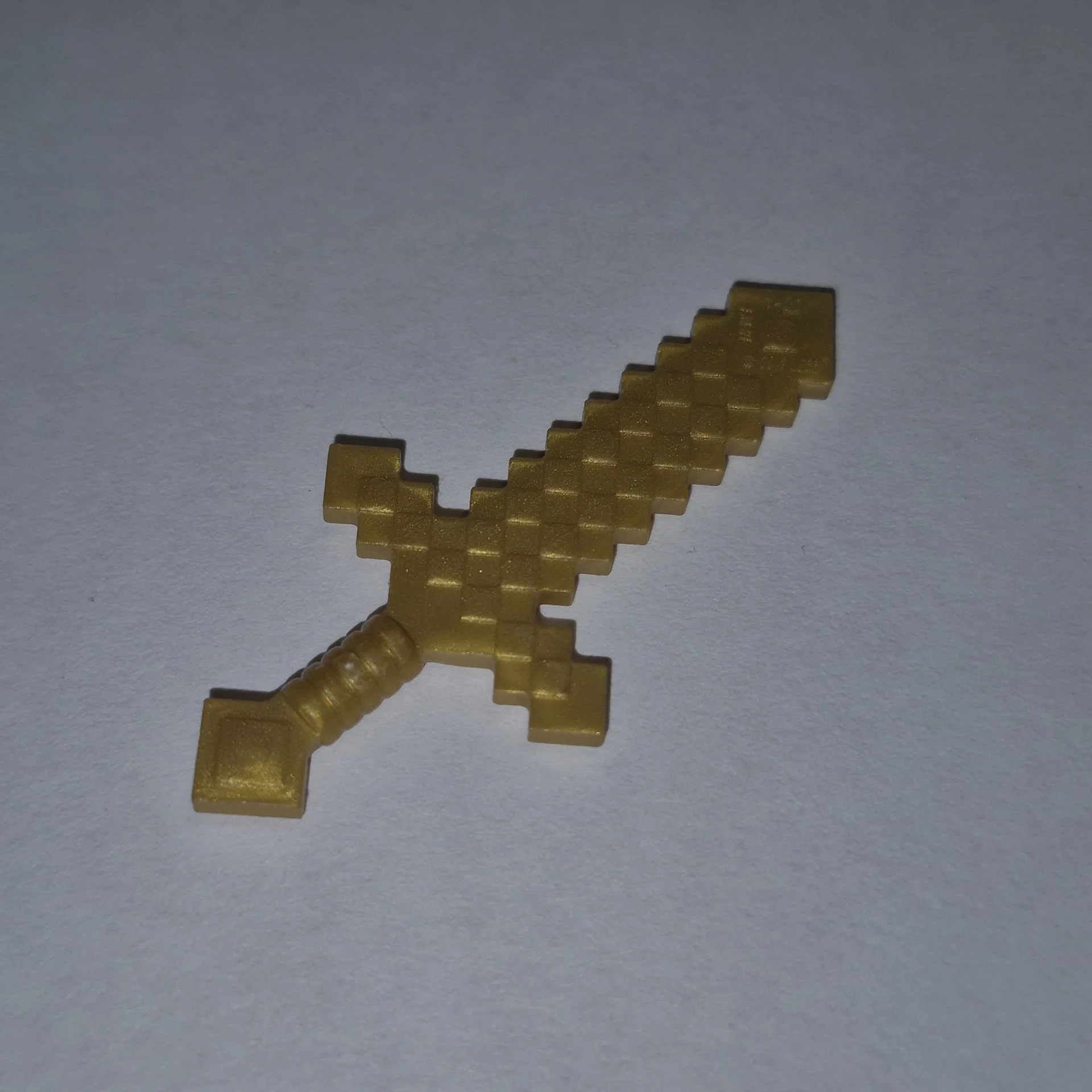Золотой меч LEGO Minecraft - изображение 1