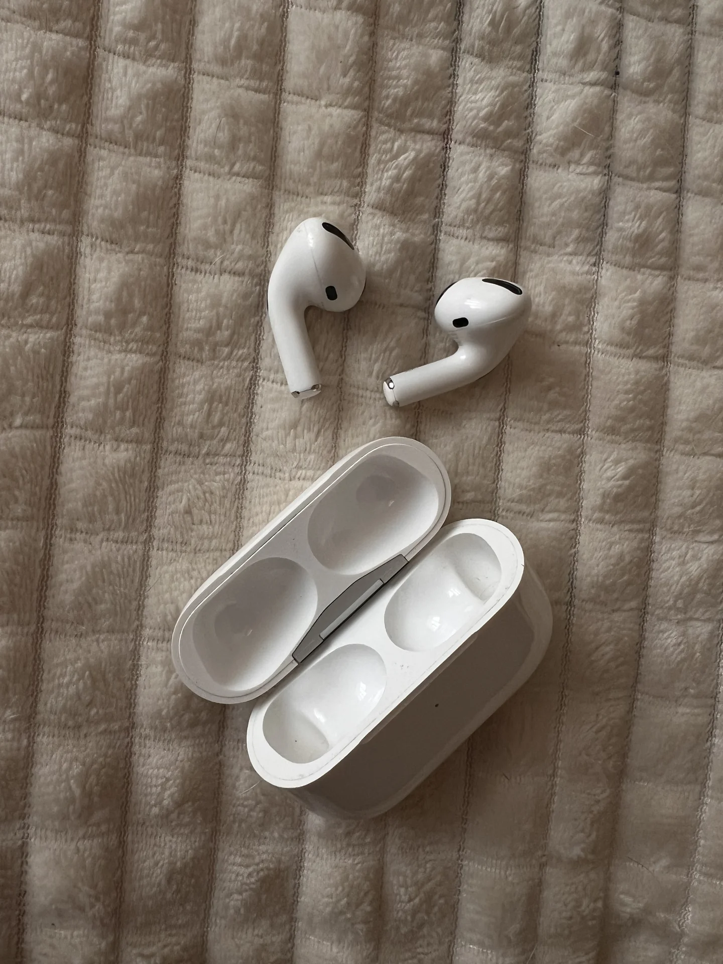 Наушники AirPods Pro - изображение 1