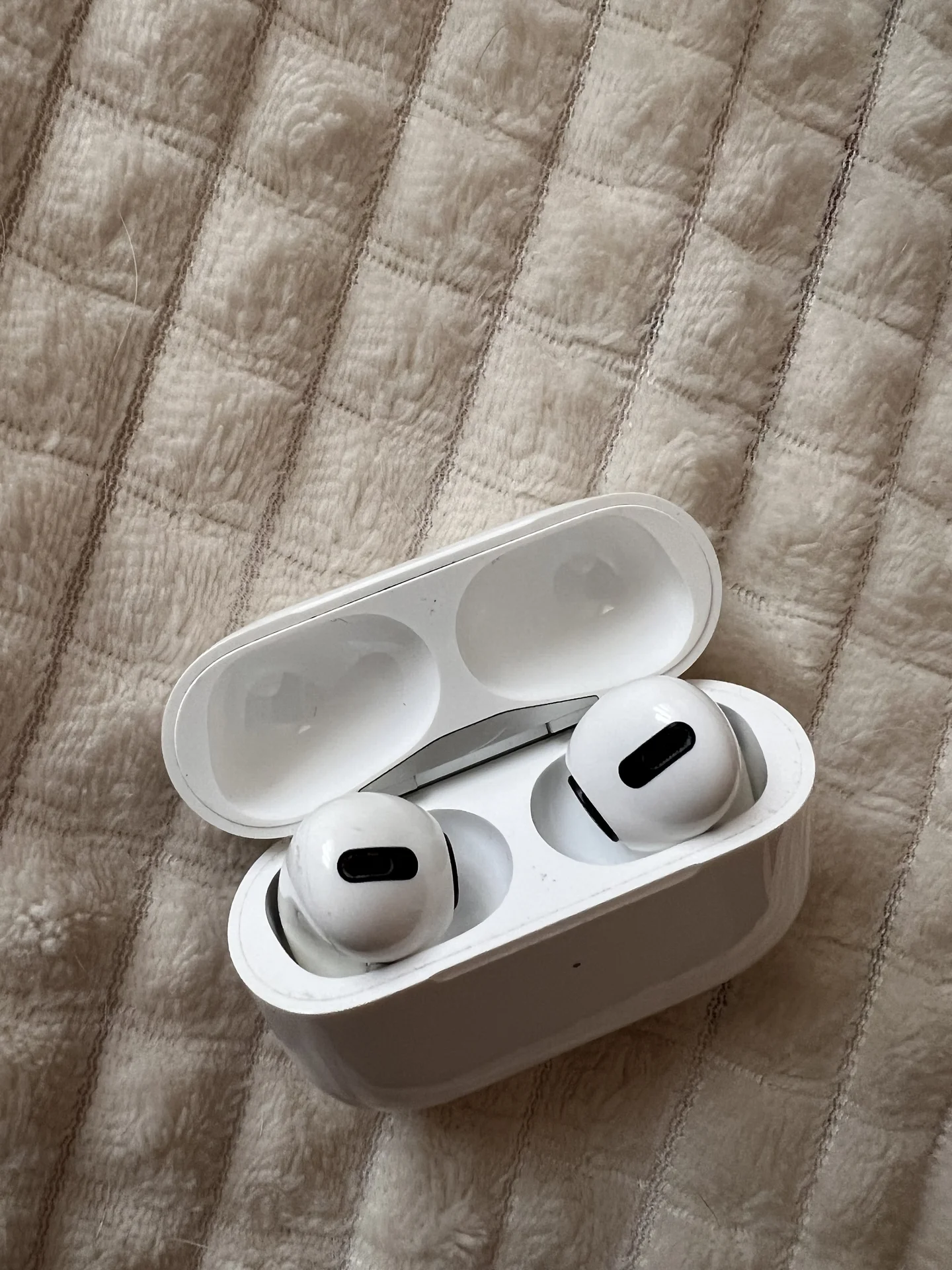 Наушники AirPods Pro - миниатюра 2