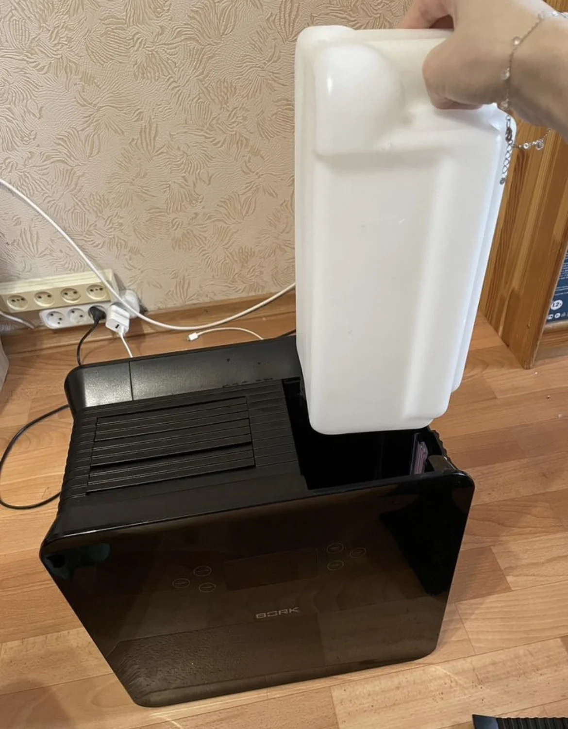 Увлажнитель воздуха Bork Q710 - миниатюра 4