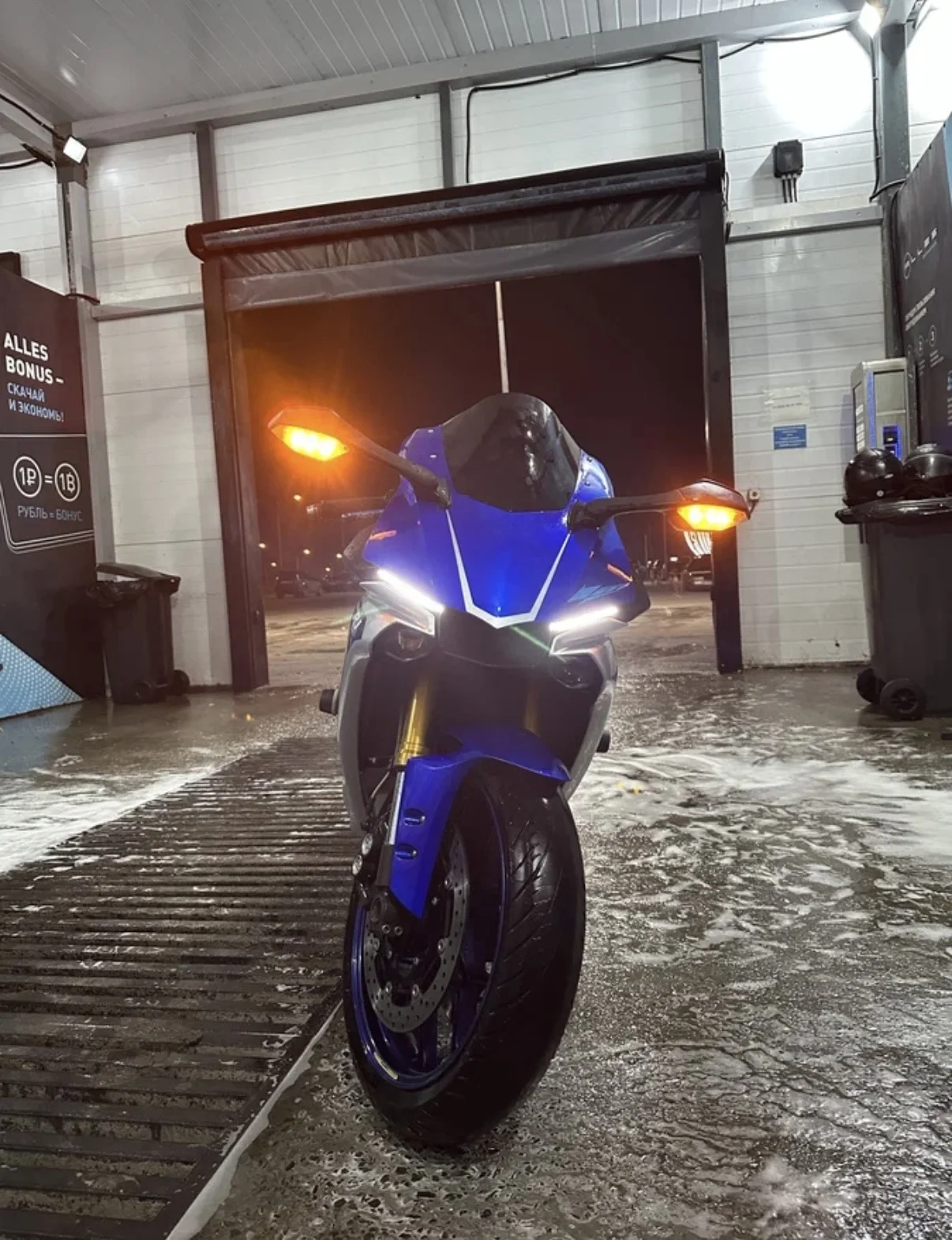 Yamaha YZF-R1 - миниатюра 6