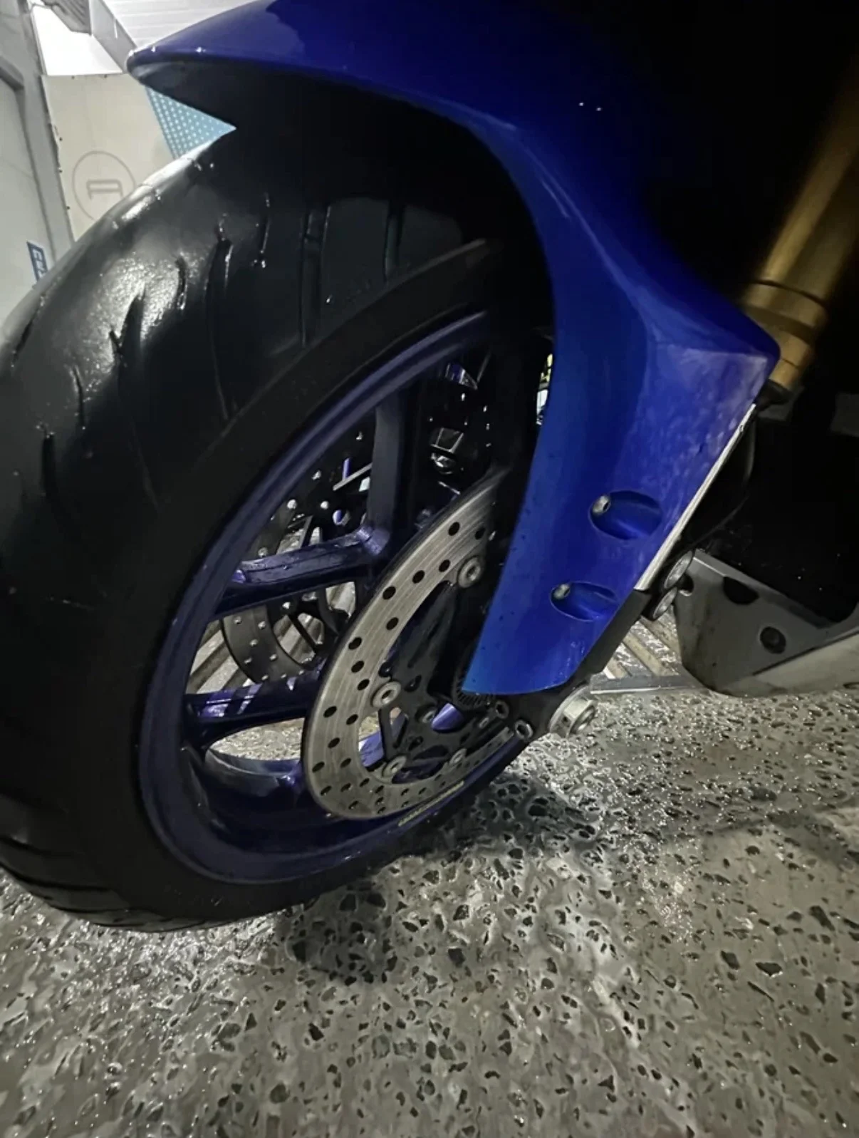 Yamaha YZF-R1 - миниатюра 10